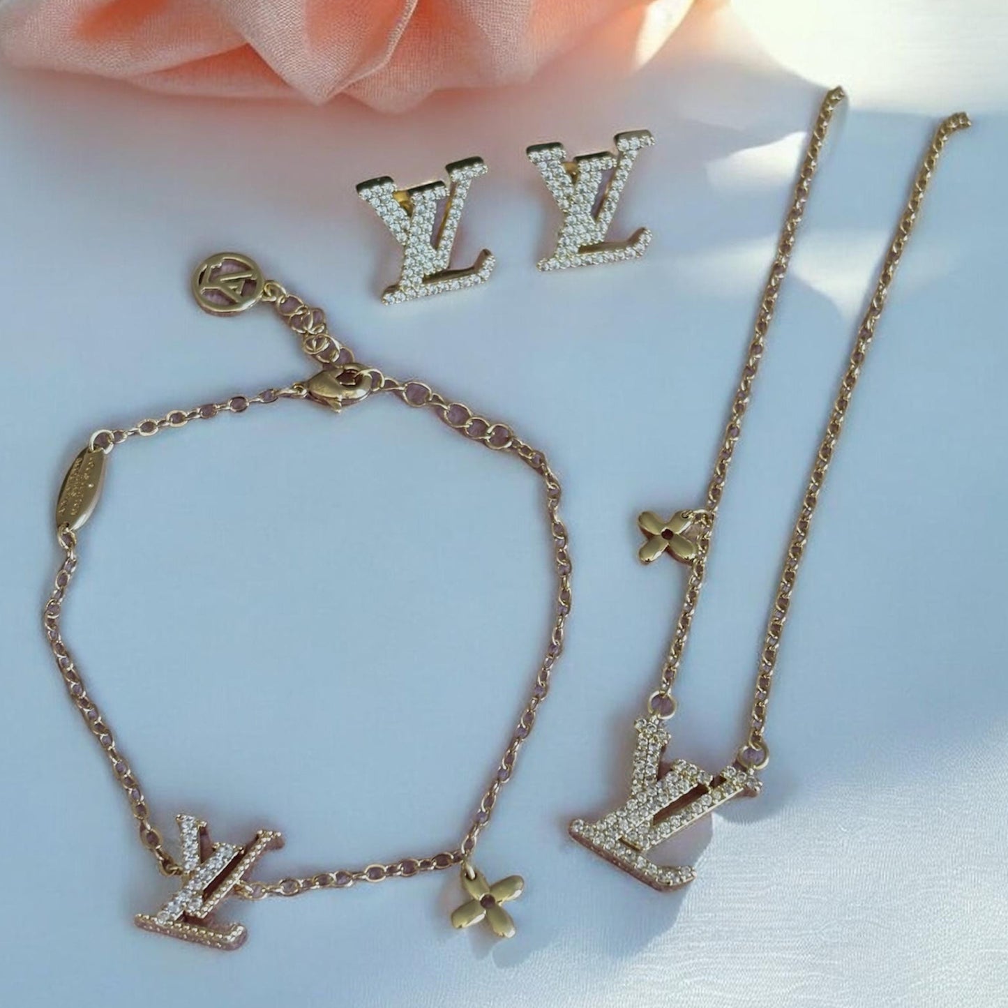 Lucky Gold Jewelry Set: Necklace, Earrings, Bracelet