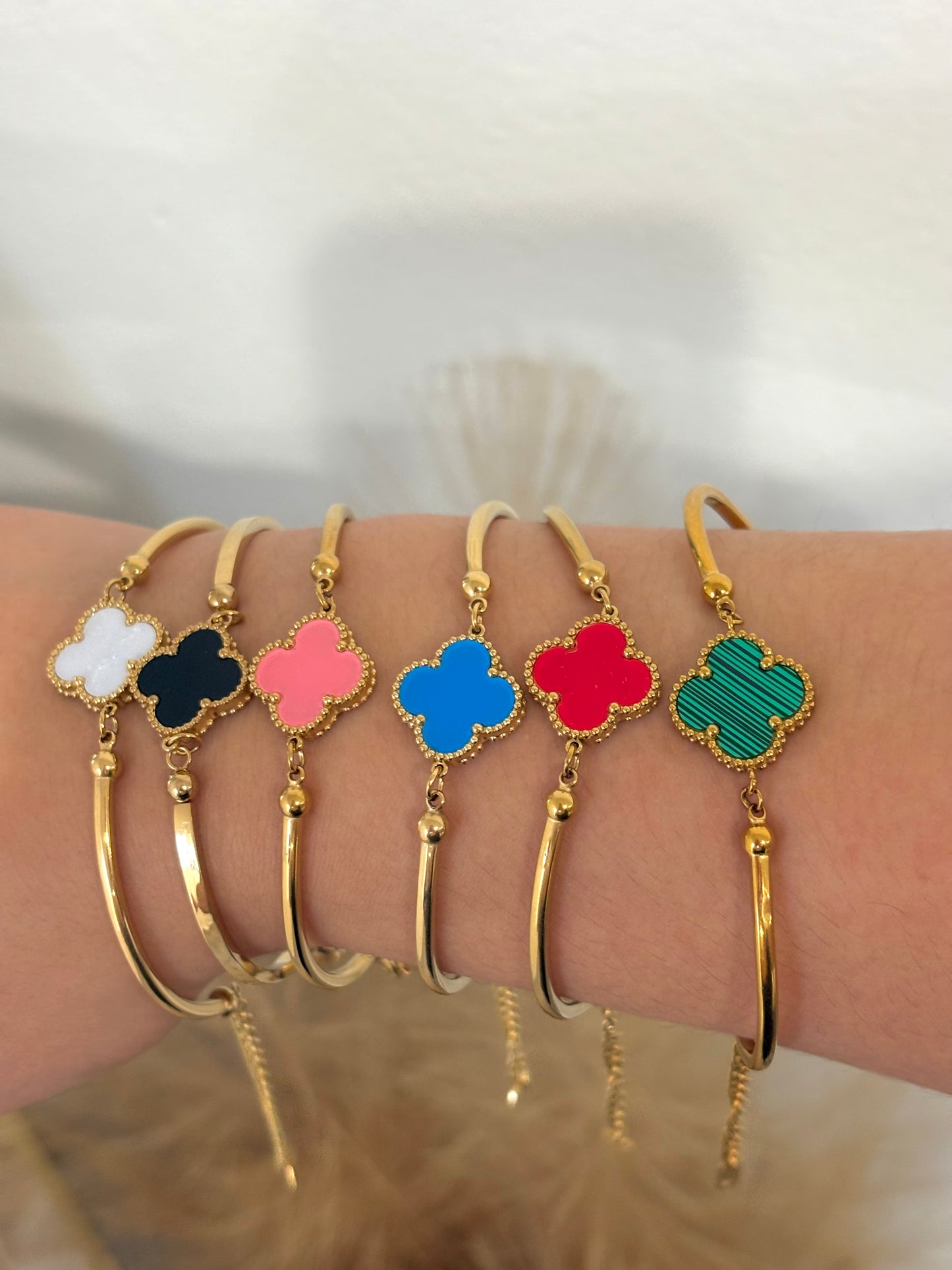 Lucky Clover Charm Bangle – Delicate Coquette Style Enamel & Stone Inlay Stackable Bracelet