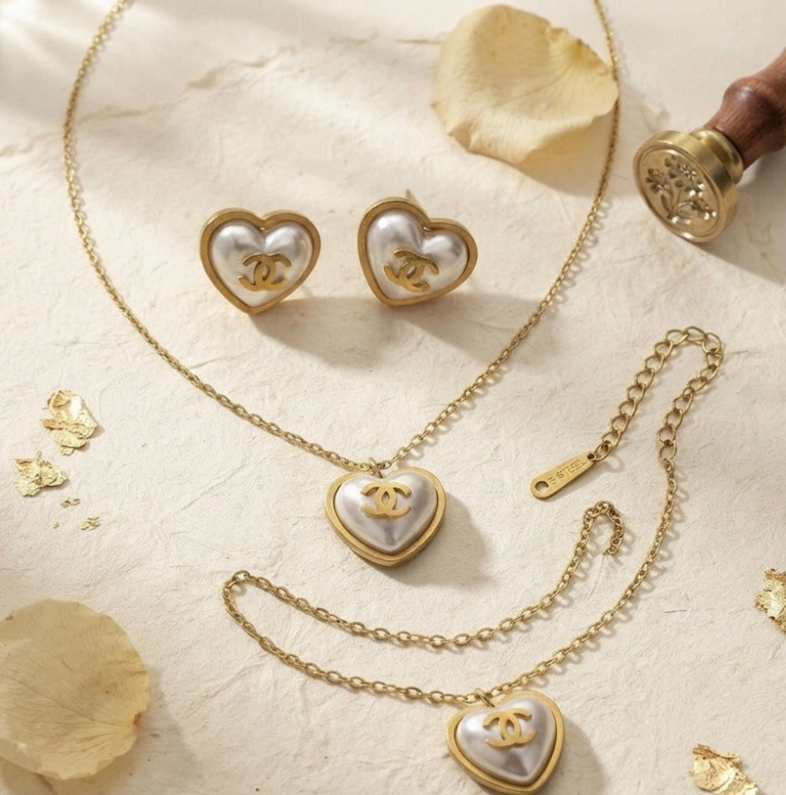 Luxe Pearl Heart Jewelry Set: Necklace, Earrings, Bracelet