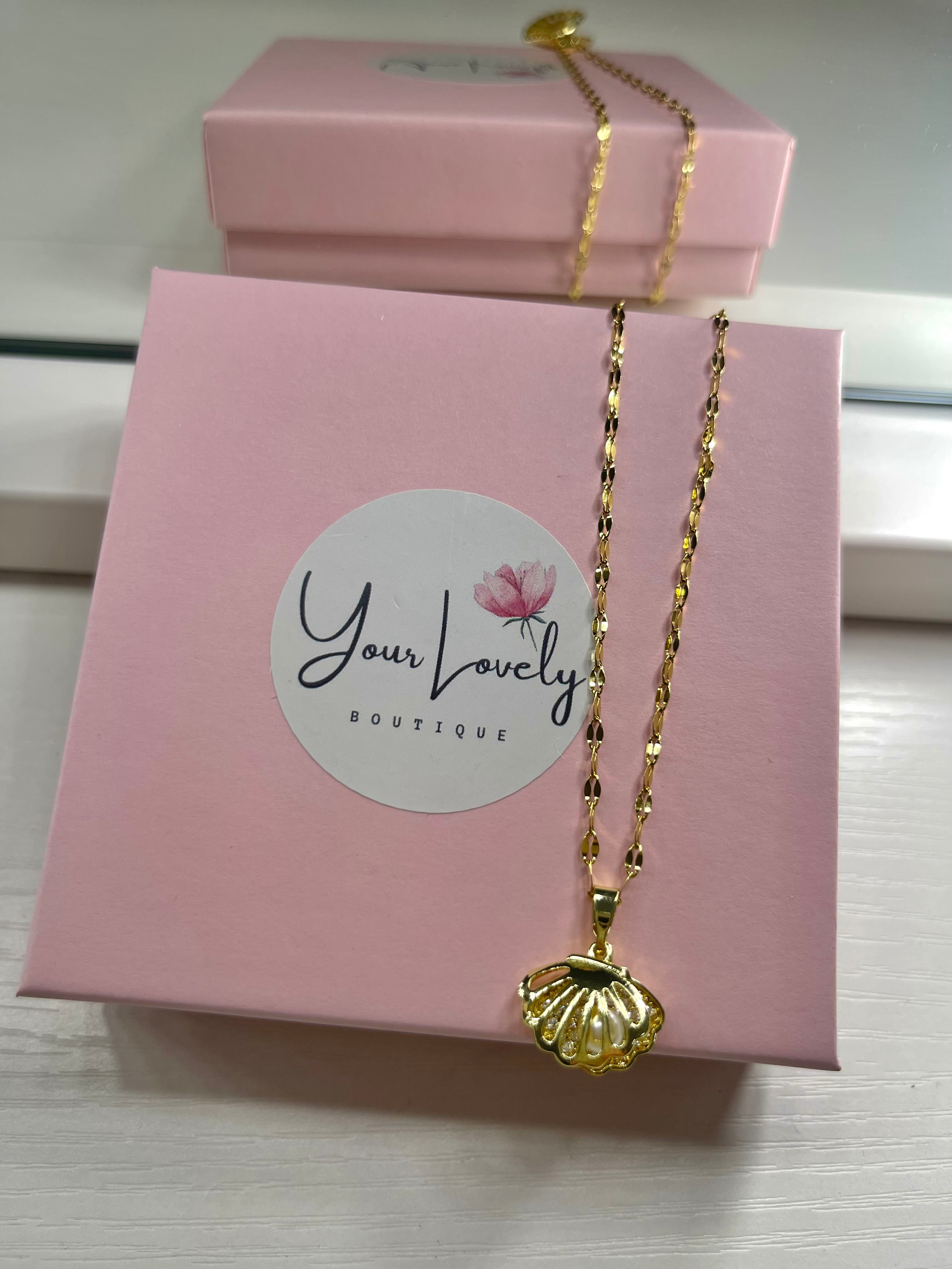 Mar de Amor Seashell Pearl Necklace