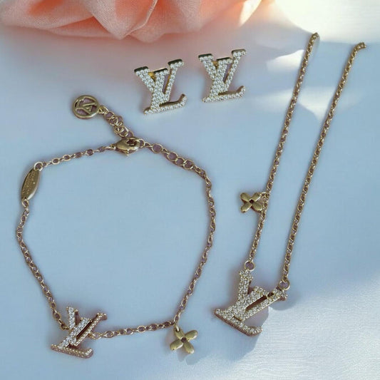 Lucky Gold Jewelry Set: Necklace, Earrings, Bracelet