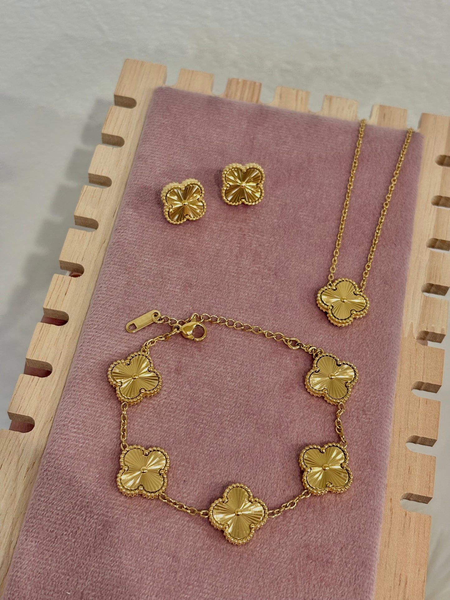Gold Clover Stainless Steel Jewelry Set: Necklace, Earrings, Bracelet
