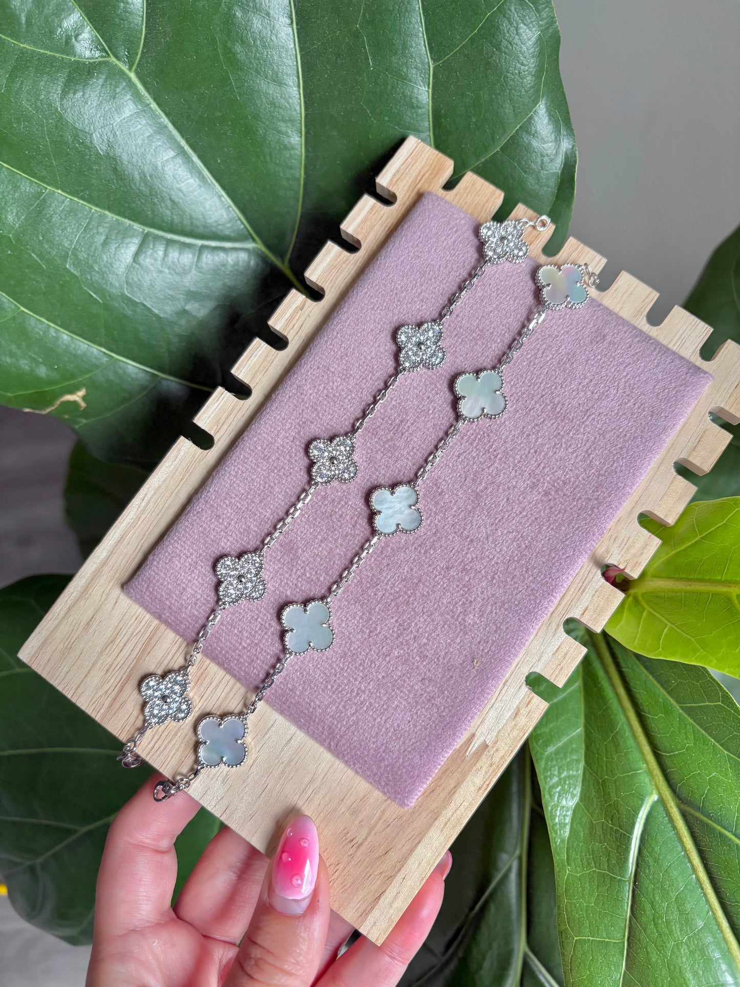 Silver Luxe Clover Bracelets with Stamp (7.5)