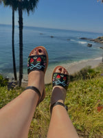 Load image into Gallery viewer, Fresa &amp; Blue Bow Embroidered Leather Huaraches
