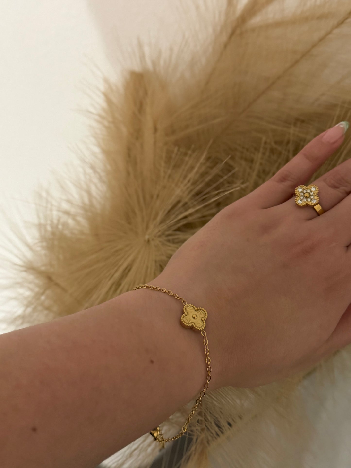 Single Gold Clover Stainless Steel Bracelet
