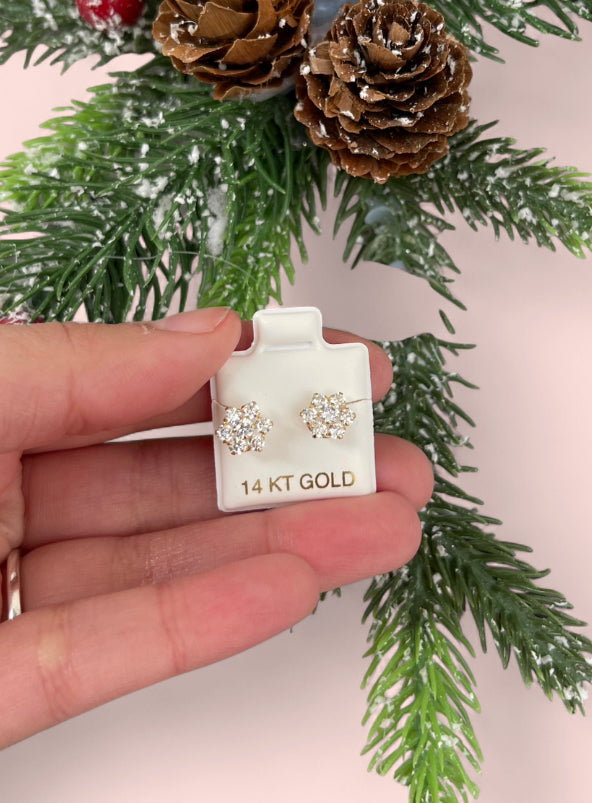 14k Gold Dainty Flower Earrings