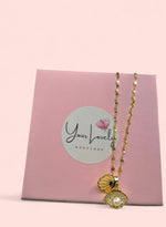 Load image into Gallery viewer, Mar de Amor Seashell Pearl Necklace

