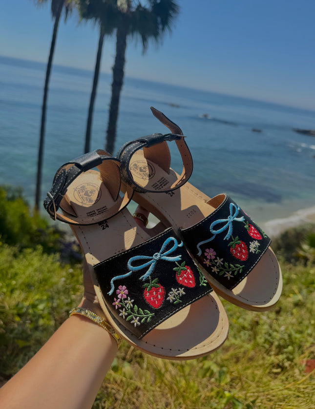 Fresa & Blue Bow Embroidered Leather Huaraches