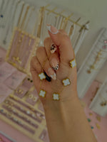 Load image into Gallery viewer, Luxe Flor Stainless Steel Bracelet (Black, Pink, White, Red)
