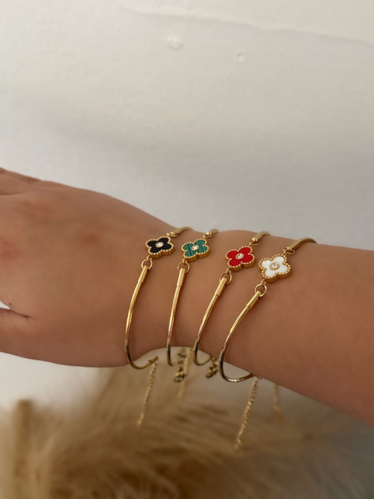 Single Mini Clover Zirconia Adjustable Bangle Stainless Steel