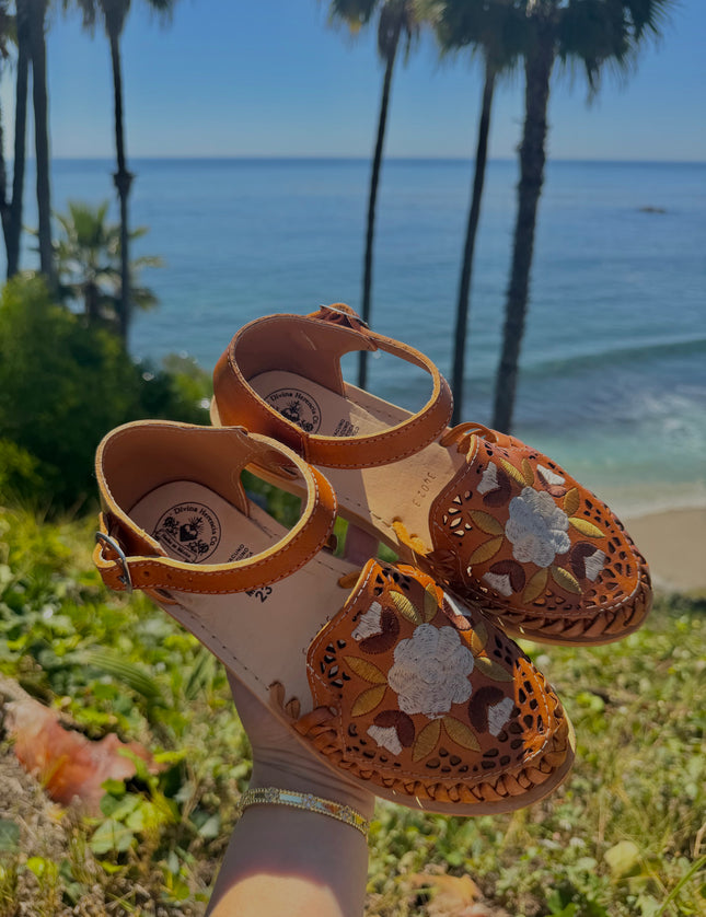 Canela Floral Sunburst Embroidery Ankle Strap Huaraches