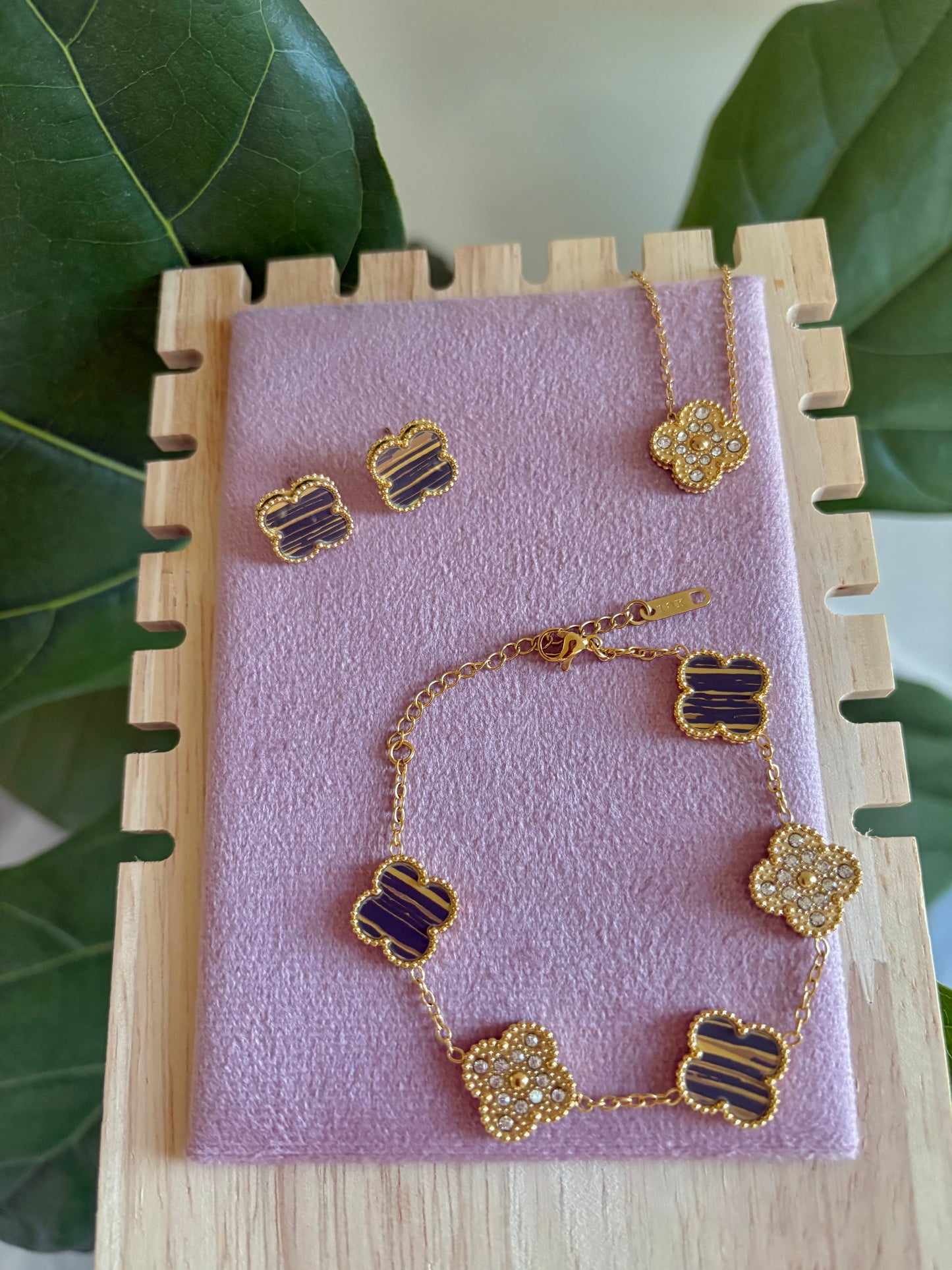 Brown & Gold Clover Jewelry Set: Necklace, Earrings, and Bracelet