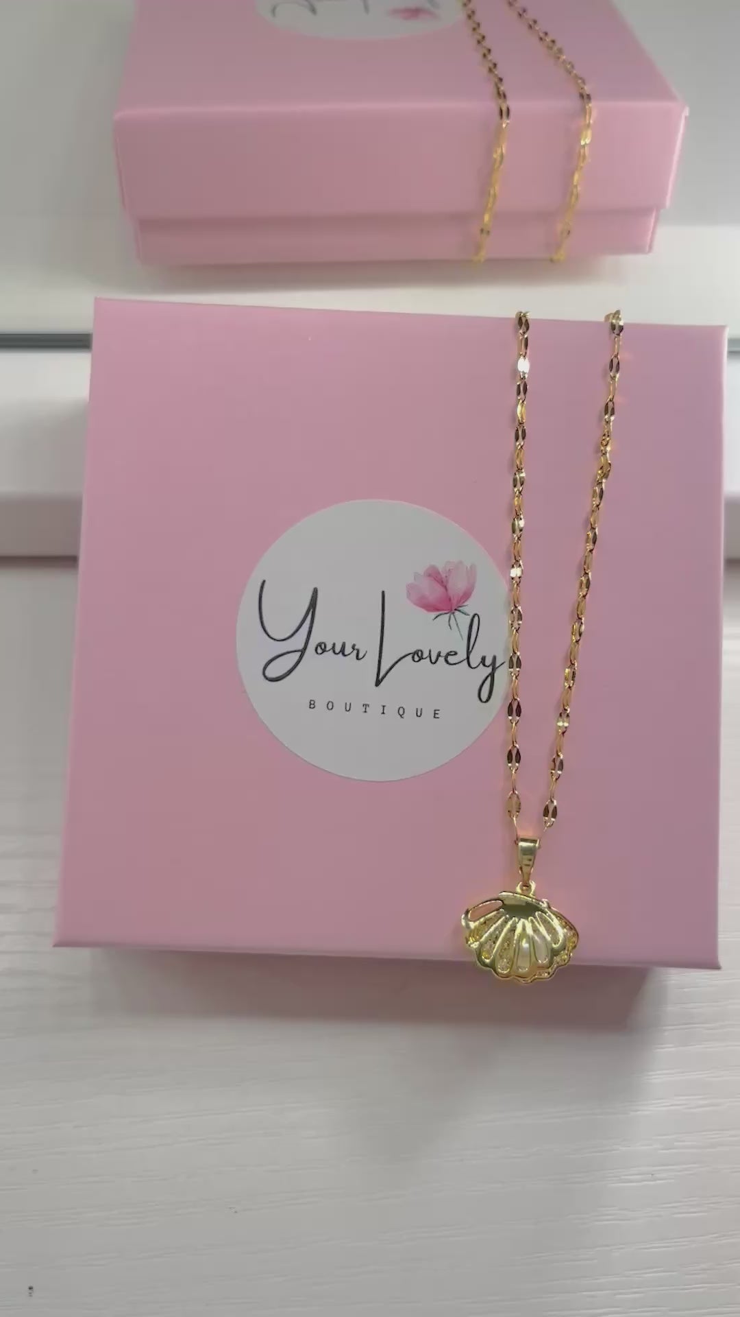 Mar de Amor Seashell Pearl Necklace