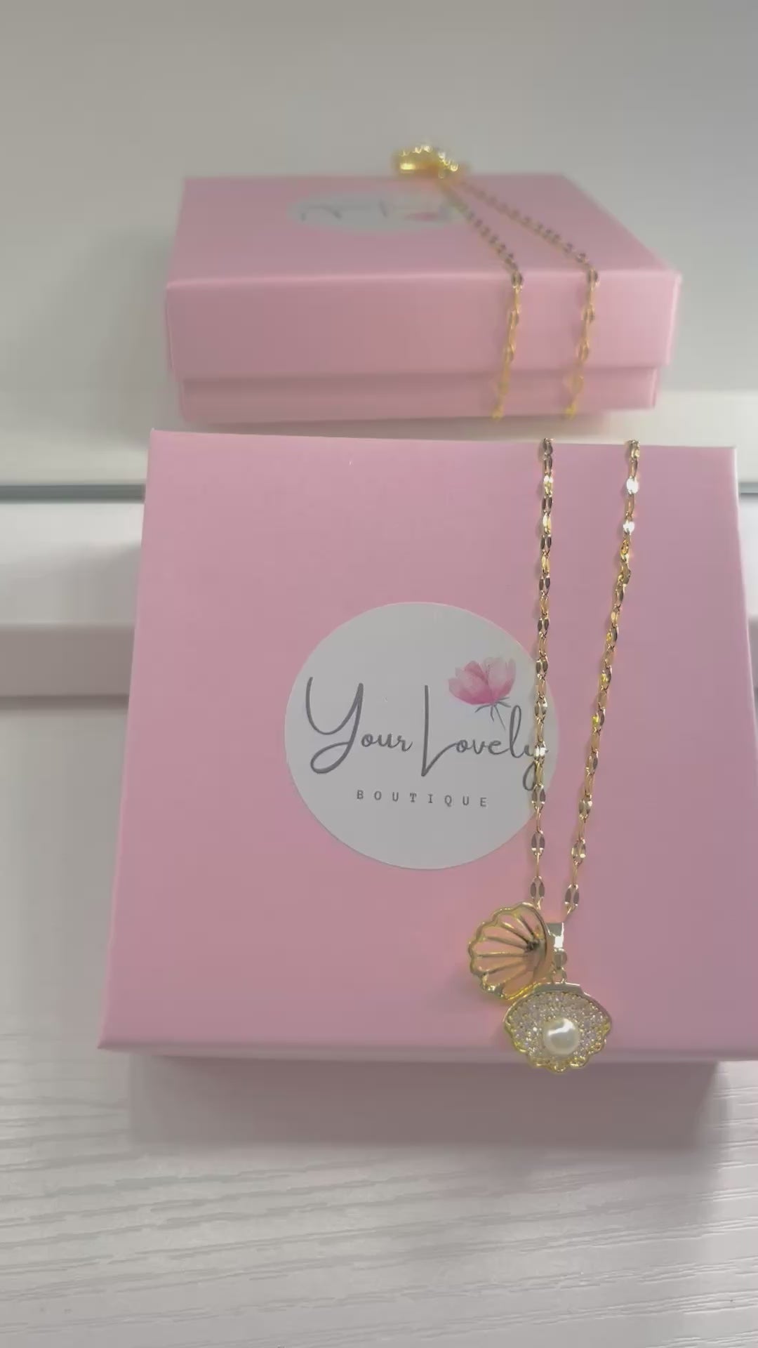Mar de Amor Seashell Pearl Necklace