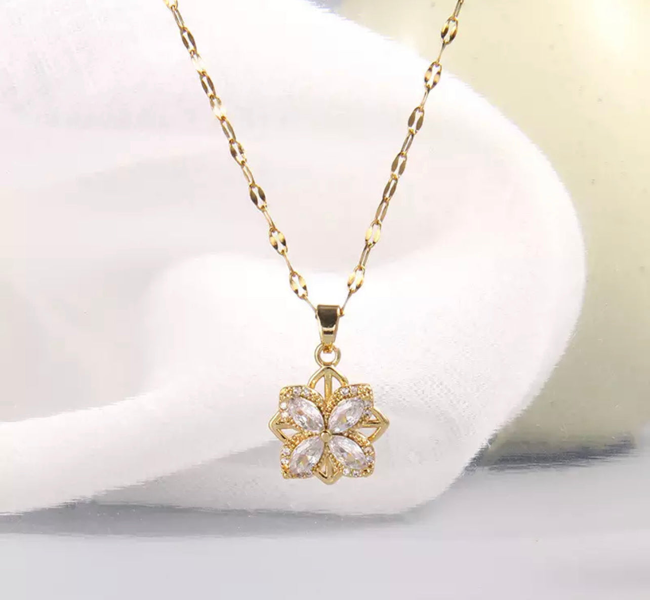 Flower Rhinestone Necklace